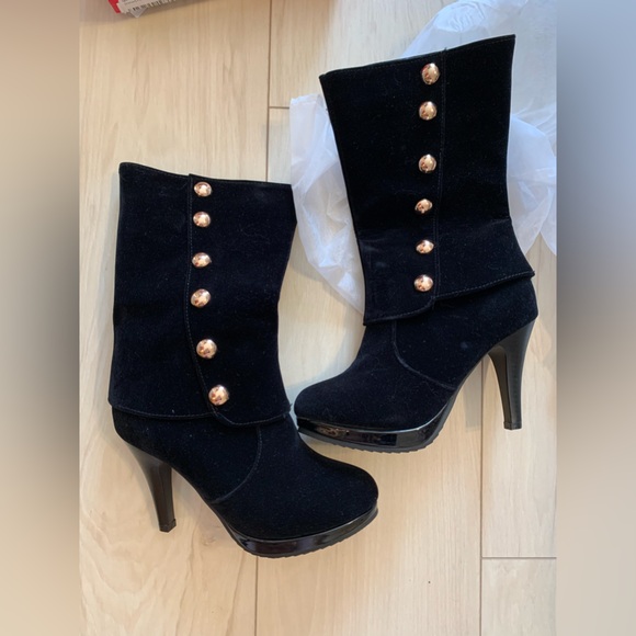 Velvet Boots with Spats and Buttons - Picture 3 of 11